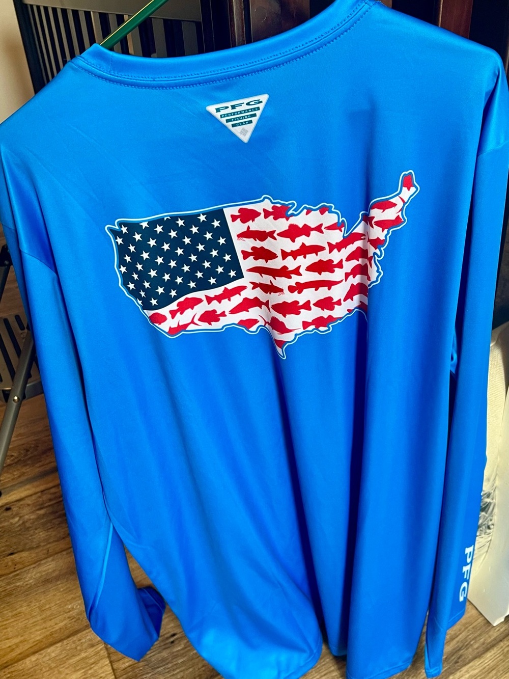 Columbia Blue Long Sleeve USA Fish Graphic Shirt Men’s SPF 50